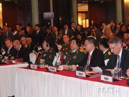 Bộ trưởng Bộ Quốc phòng Phùng Quang Thanh tại Shangri La lần thứ 13.